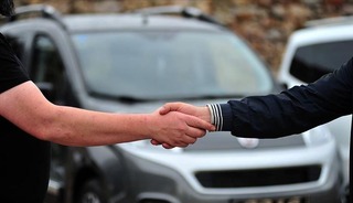İkinci El Otomobil Piyasasında Yıl Sonu Analizi: Fiyatlar D&uuml;şecek mi?