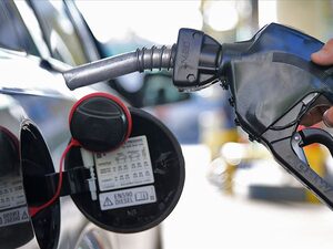 Ara&ccedil; sahiplerini &uuml;zen haber! Akaryakıtta tabela değişiyor: Bu gece fiyatlara yansıyacak