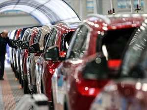 AB'den otomobil &uuml;reticilerine rest! 2035&rsquo;ten sonra i&ccedil;ten yanmalı ara&ccedil; satışı tamamen yasaklanıyor