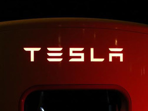Tesla Avrupa'da d&uuml;ş&uuml;şte, T&uuml;rkiye'de zirvede! İşte şubat ayının en &ccedil;ok satan elektrikli otomobili