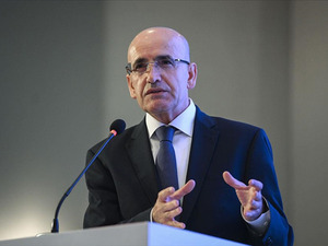 Bakan Şimşek'ten piyasalardaki hareketlilikle ilgili a&ccedil;ıklama! "Sağlıklı işleyiş i&ccedil;in gereken her şey yapılıyor"