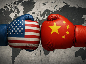 ABD-&Ccedil;in ticaret savaşı'nda yeni perde! Donald Trump &Ccedil;in'e uyguladığı g&uuml;mr&uuml;k vergisi oranını yine y&uuml;kseltti