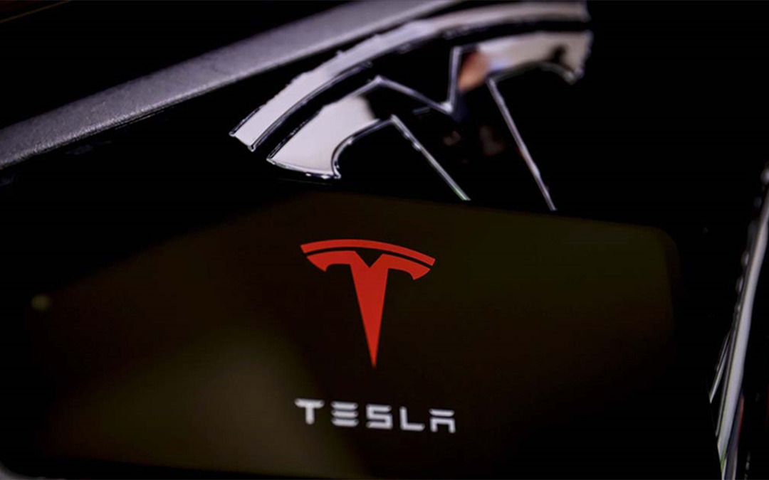 Elon Musk'ın Tesla'sı Avrupa &uuml;lkelerinde sert d&uuml;şt&uuml;! Satışlar yarı yarıya azaldı