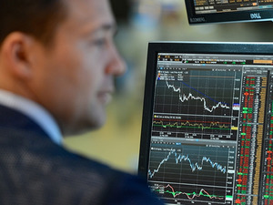 S&P 500 ve Nasdaq endeksleri tarife belirsizlikleriyle geçen ikinci çeyreği rekorla tamamladı