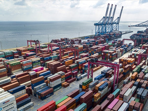 Türkiye'nin komşularına ihracatı yılın ilk yarısında 13,3 milyar dolara ulaştı