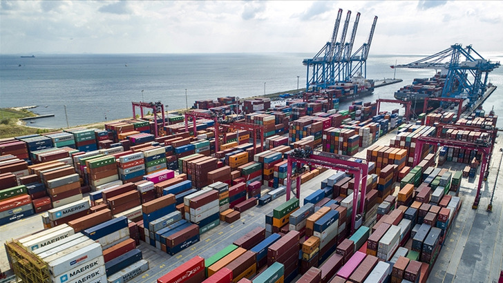 Türkiye'nin komşularına ihracatı yılın ilk yarısında 13,3 milyar dolara ulaştı