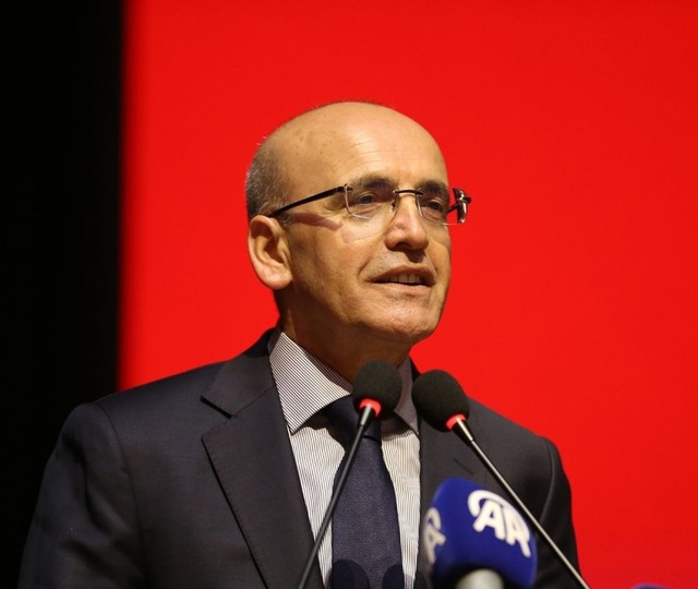 Resmi açıklama geldi: Şimşek gidiyor mu?
