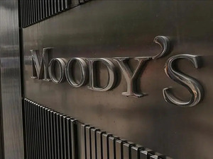 Kredi notu y&uuml;kseldi, g&ouml;r&uuml;n&uuml;m d&uuml;şt&uuml;: Moody&rsquo;s&rsquo;ten T&uuml;rkiye ekonomisine karışık mesaj
