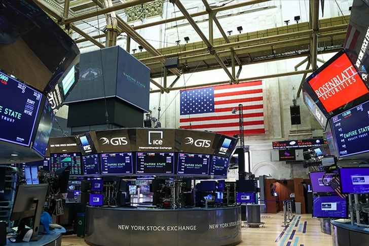 New York borsası, ABD ile AB arasındaki ticaret anlaşması sonrası karışık seyirle açıldı