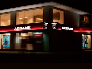 AKBNK hissesi teknik analiz: kritik kanal içinde sıkışma devam ediyor