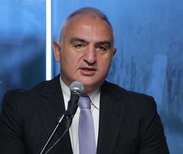 Bakan Ersoy turizm rekorunu duyurdu! 