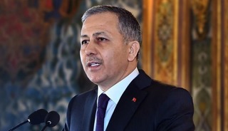 Eski tip ehliyet yenileme süresi uzatıldı