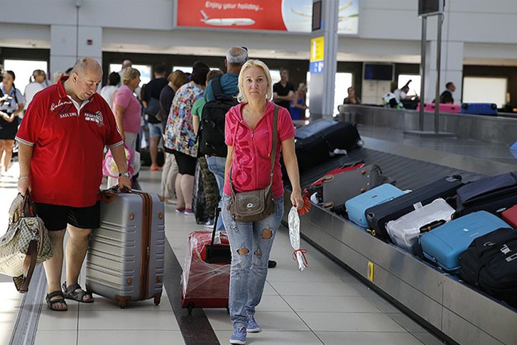 Tatilleri kabusa döndü! Tur şirketi bir anda iflas etti: Türkiye'de mahsur kaldılar