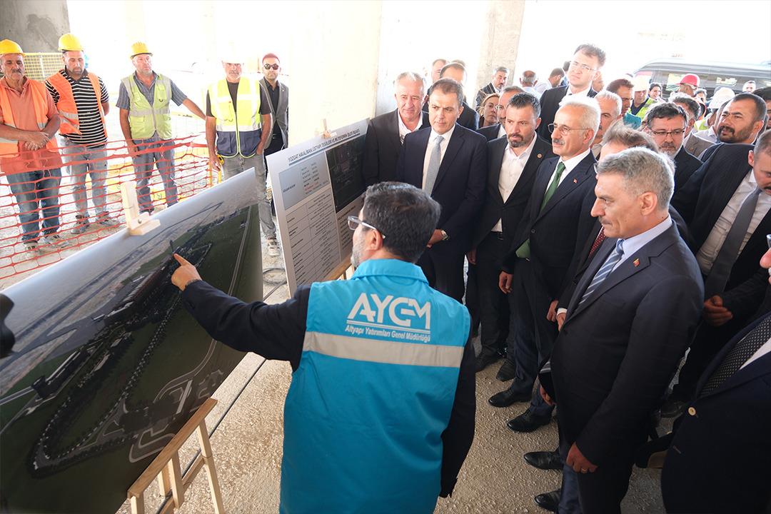 Bakan Uraloğlu duyurdu! O havalimanı i&ccedil;in tarih verdi