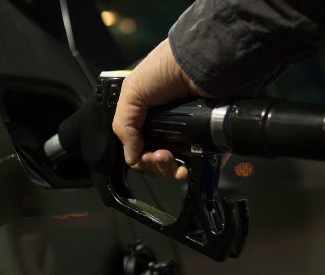 Benzin ve motorin zamları son dakika kararıyla durduruldu!