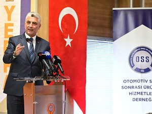 Bakan Bolat: "D&uuml;nyanın 13. b&uuml;y&uuml;k otomotiv sekt&ouml;r&uuml;ne sahibiz"