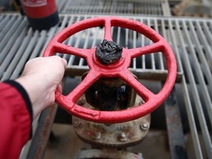 Petrol y&uuml;kselişte mi? Brent fiyatı ka&ccedil; dolardan işlem g&ouml;r&uuml;yor? (24 Mart 2026)