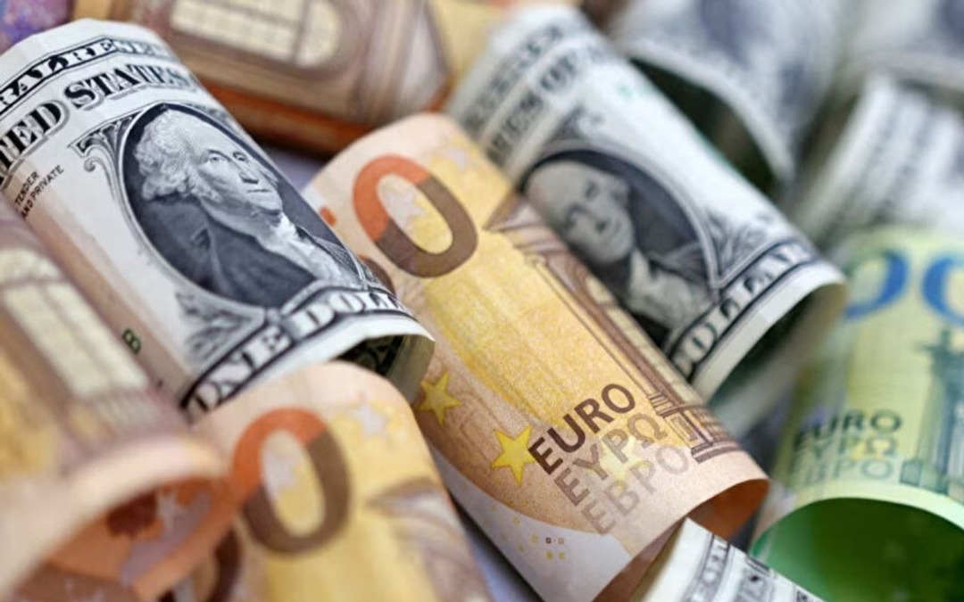 Serbest piyasada d&ouml;viz a&ccedil;ılış fiyatları