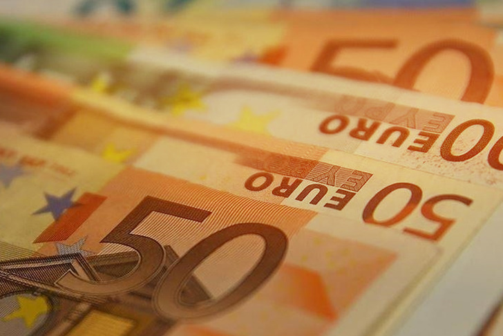 Dev bankadan euro için dikkat çeken tahmin! Yıl sonu beklentisini açıkladı