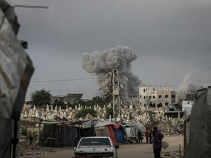 İsrail Gazze saldırısında ilk aşamayı başlattığını duyurdu