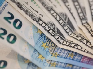 Serbest piyasada d&ouml;viz a&ccedil;ılış fiyatları