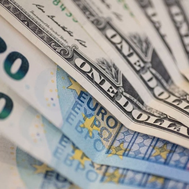 Serbest piyasada d&ouml;viz a&ccedil;ılış fiyatları