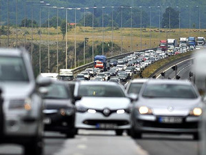 32 milyon ara&ccedil; sahibini ilgilendiriyor! Otomobil, taksi, otob&uuml;s&hellip; Trafik sigortası primleri zamlandı
