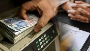 Mevduat yatırımcısı açıkta mı kaldı? Faizler geri çekiliyor