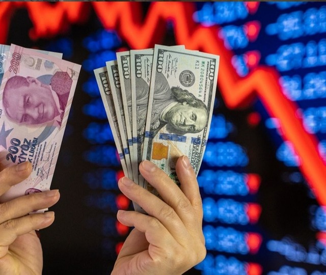 Türk lirası dolar karşısında tarihi dip seviyeyi gördü