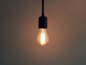 G&uuml;nl&uuml;k elektrik &uuml;retim ve t&uuml;ketim verileri