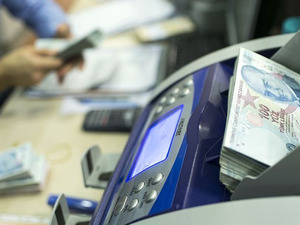 Bankalarda temizlik başladı! 1 TL'lik kredi 35 kuruşa satıldı: "Nakit yaratmaya &ccedil;alışıyorlar" 