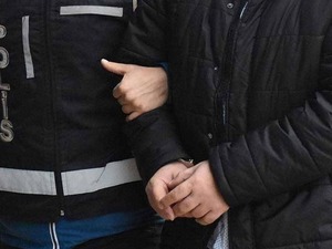 Vergi m&uuml;fettişlerine r&uuml;şvet operasyonu: G&ouml;zaltılar var