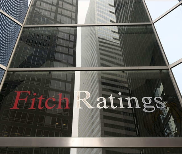 Fitch, İtalya'nın kredi notunu yükseltti