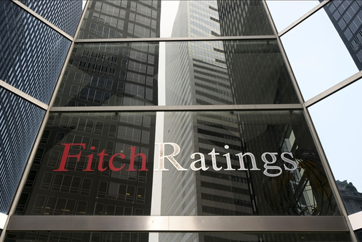 Fitch, İtalya'nın kredi notunu yükseltti