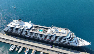 "Azamara Pursuit" kruvaziyeri 680 yolcusuyla Marmaris'e geldi