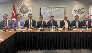 Adalet Bakanı Tunç, Antalya Ticaret Borsasını ziyaret etti