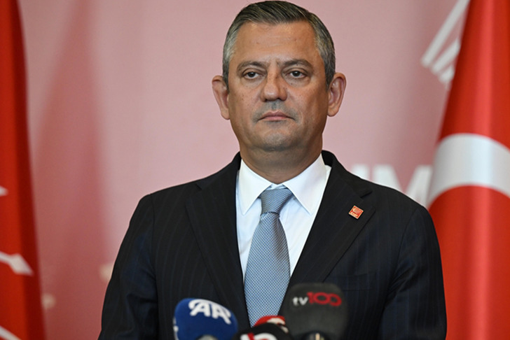 AK Parti'den CHP lideri Özgür Özel hakkında suç duyurusu