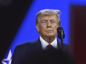 Trump'tan &ccedil;arpıcı karar! Y&uuml;zde 100 g&uuml;mr&uuml;k vergisi uygulayacak