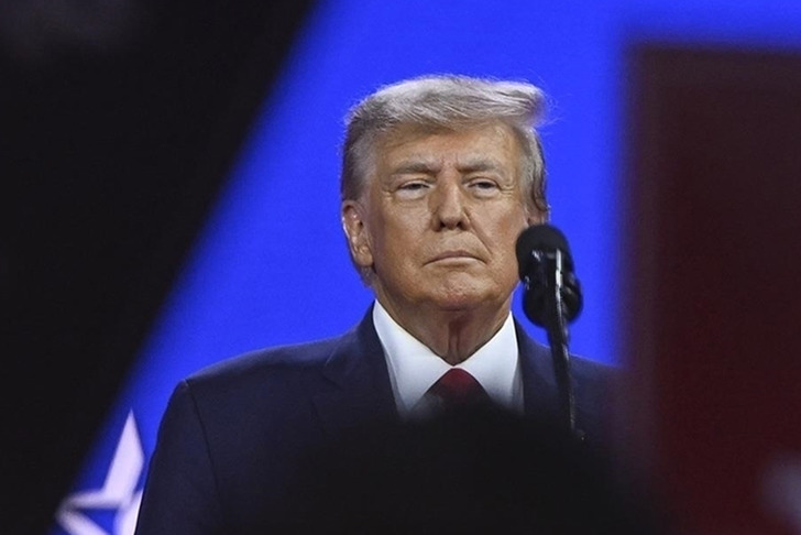 Trump'tan çarpıcı karar! Yüzde 100 gümrük vergisi uygulayacak