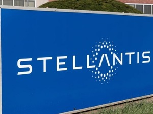 Stellantis'ten acil &ccedil;ağrı: 100 binden fazla aracı geri &ccedil;ağırdı