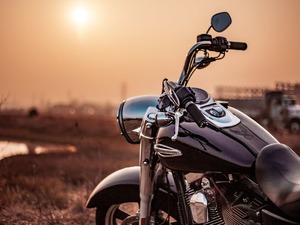 Motosiklet s&uuml;r&uuml;c&uuml;leri zorunlu trafik sigortasıyla g&uuml;ndemde: 50 cc altı motorlar i&ccedil;in o tarihe dikkat!