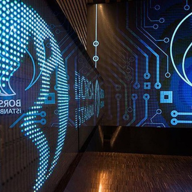 Borsa kapanışta yeşil mumları yaktı