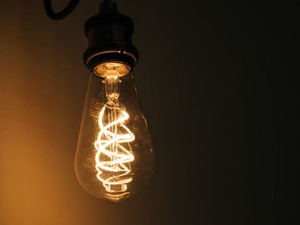 G&uuml;nl&uuml;k elektrik &uuml;retim ve t&uuml;ketim verileri