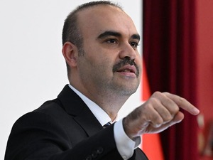 Bakan Kacır: Y&uuml;ksek g&uuml;&ccedil;l&uuml; 'Işık lazer sistemi' hazır