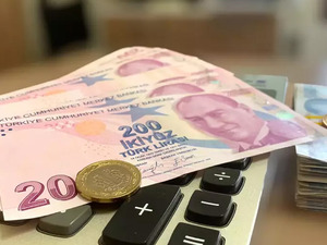 T&uuml;rkiye&rsquo;de binlerce kişi yararlanamıyordu! Yeni d&uuml;zenleme geliyor: Nafaka alanlar da 65 yaş aylığı alabilecek