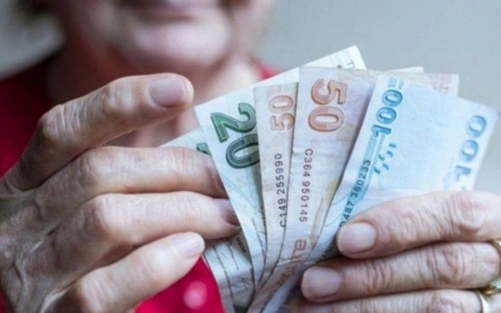 Gözler emekli zammında: Yıl sonu senaryoları geldi 