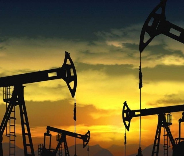 Brent petrol&uuml;n varili 61,38 dolardan işlem g&ouml;r&uuml;yor