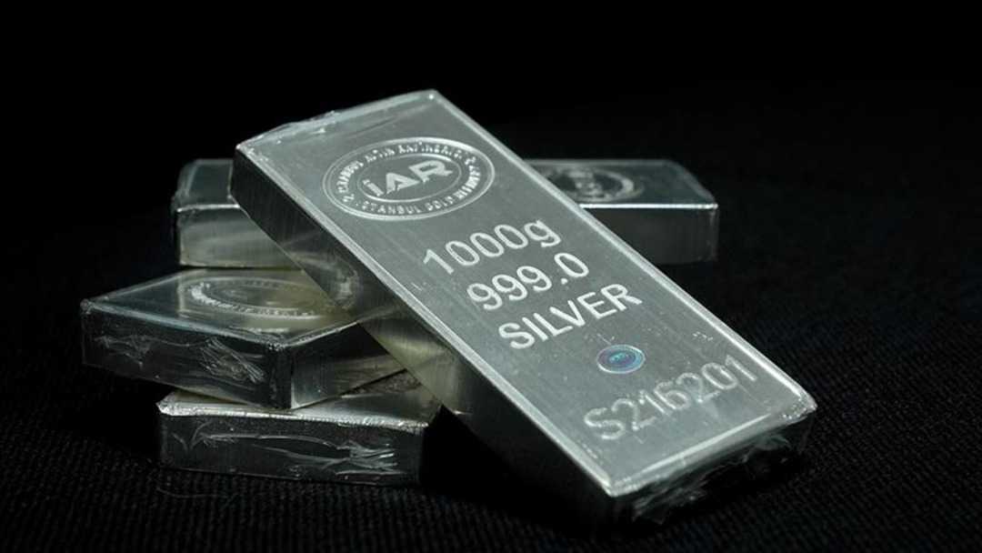 Kapalı&ccedil;arşı&rsquo;da g&uuml;m&uuml;ş kalmadı! Fiziki piyasadan &ccedil;ok sert sinyal