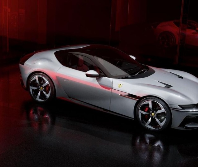 Lüksün simgesi çakıldı: Ferrari hisseleri düştü