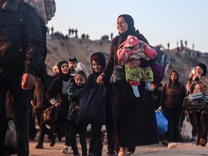 Binlerce Filistinli evlerine geri d&ouml;n&uuml;yor